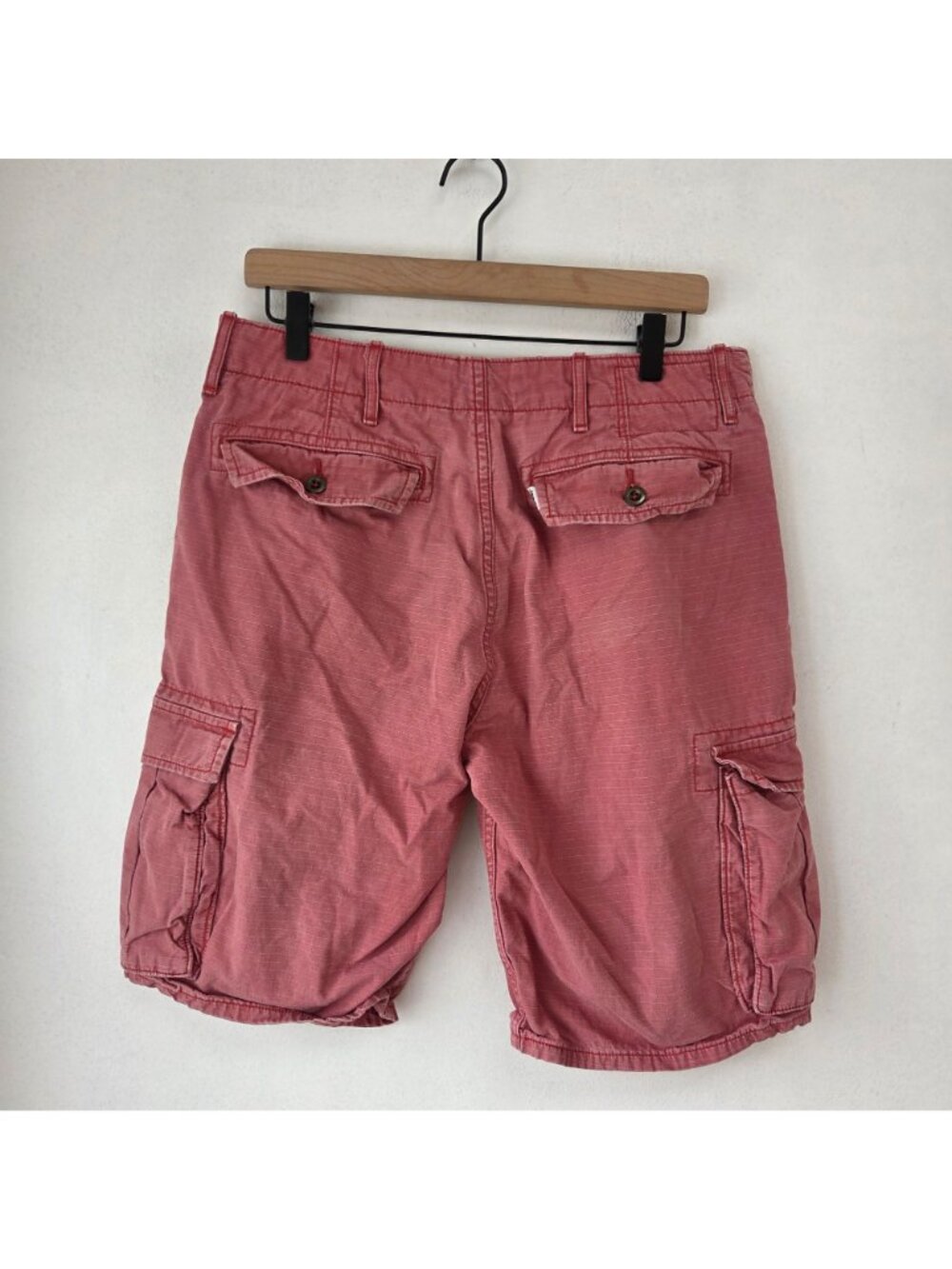 Levi's White Tab Red Cargo Shorts Y2K Gorpcore Men's 31 - Picture 2 of 8